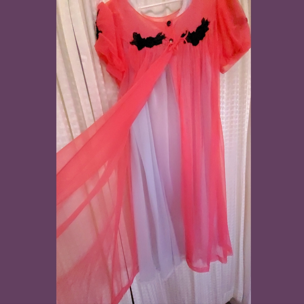 VINTAGE 2 piece chiffon night gown